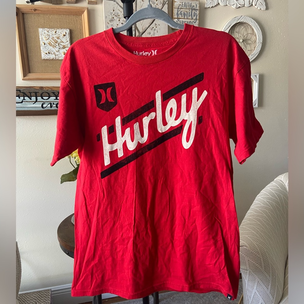 Red Hurley T-Shirt - Classic Fit - Medium